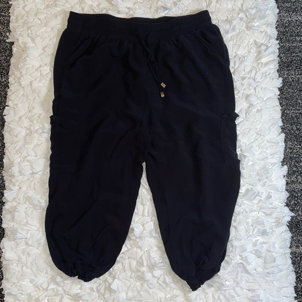 Women’s Light Weighted Capris